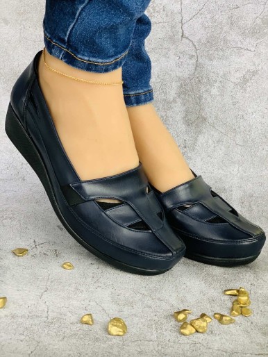 Comfortable open shoes for women in navy blue leather with leather straps, medical medium heel