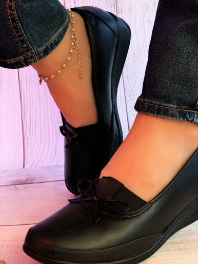 حذاء نسائي  مريح أسود مع شريطة تزينية كعب منخفض  طبي