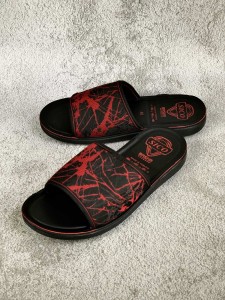 Black and red men's slippers