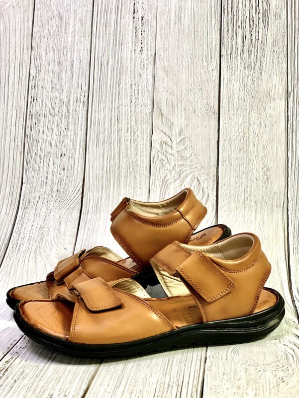 Light brown leather open slippers