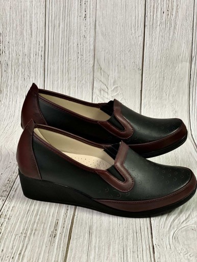 Black and burgundy medical shoes