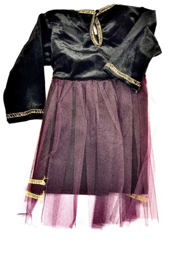 Girl's black and vintage dress