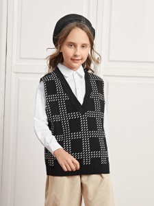 SHEIN Girls Plaid Pattern Sweater Vest Without Blouse