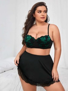 Plus Embroidery Underwire Lingerie Set
