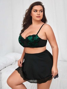 Plus Embroidery Underwire Lingerie Set