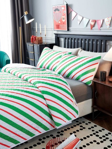 Striped Pattern Bedspread