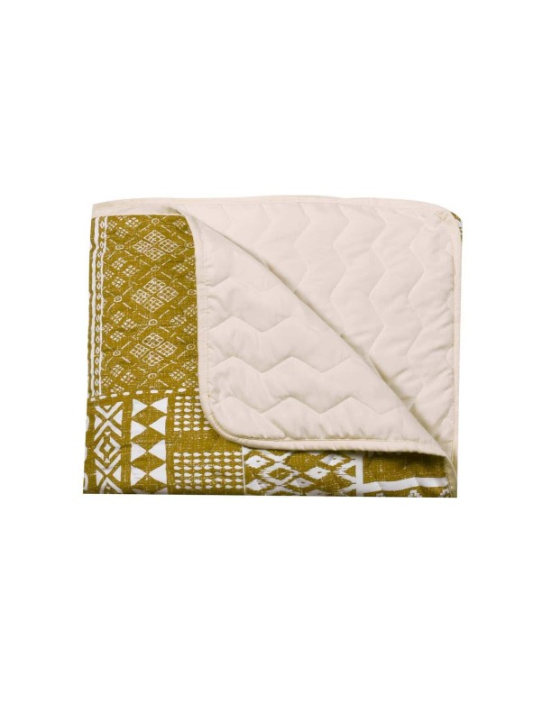 Geometric Pattern Quilted Bedspread