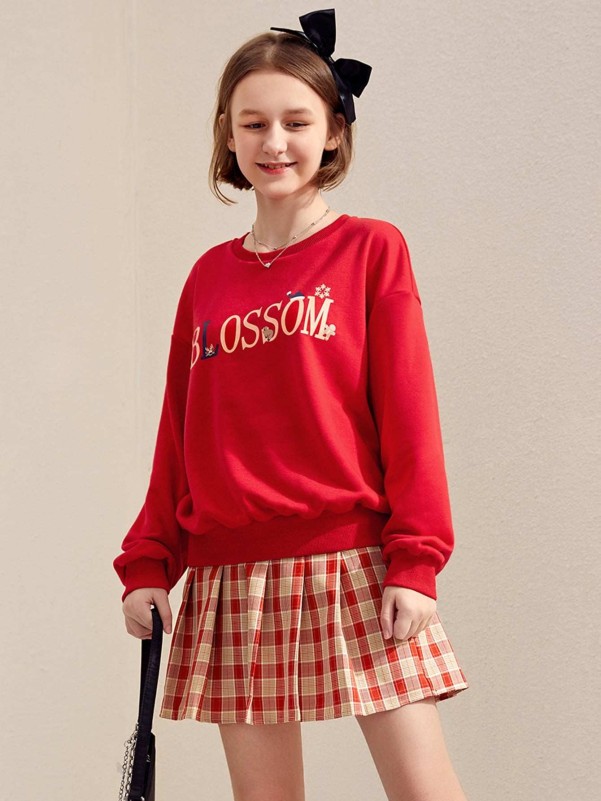 SHEIN Kids EVRYDAY Girls Letter Graphic Contrast Collar Sweatshirt & Plaid  Print Skirt