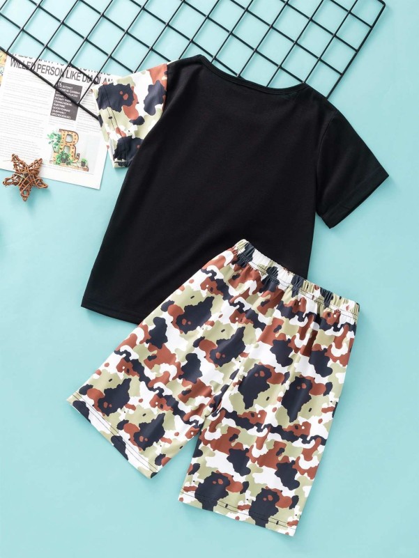 Boys Contrast Camo Panel Pocket Front Tee & Shorts