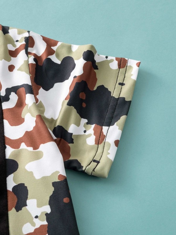 Boys Contrast Camo Panel Pocket Front Tee & Shorts