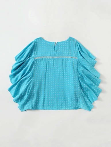 Girl's blouse with ruffles