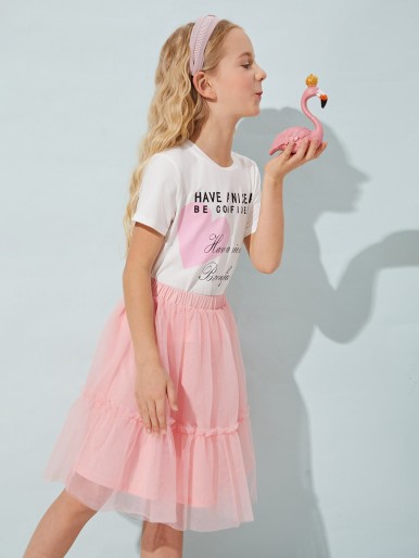 SHEIN Girls Slogan & Heart Graphic Tee & Ruffle Hem Mesh Skirt Set