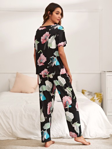 Pajama set with floral print