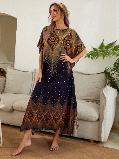 Kaftan dress with a scratch sleeve and graphic printing