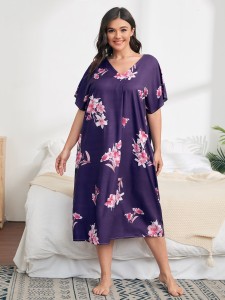 Plus Floral V-neck Batwing Sleeve Nightdress