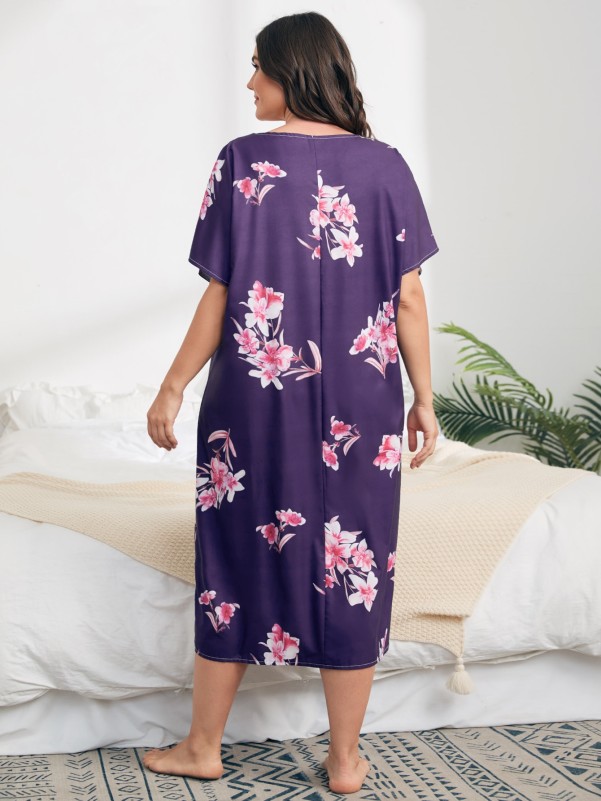 Plus Floral V-neck Batwing Sleeve Nightdress