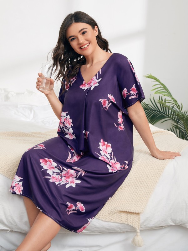 Plus Floral V-neck Batwing Sleeve Nightdress