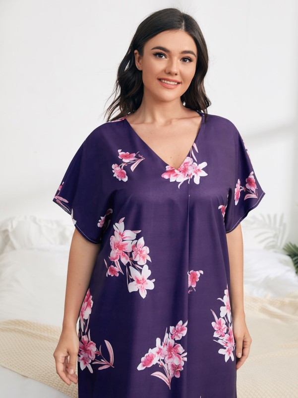 Plus Floral V-neck Batwing Sleeve Nightdress