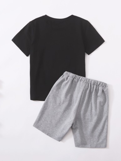 Boys Letter Graphic Top & Drawstring Waist Shorts Set