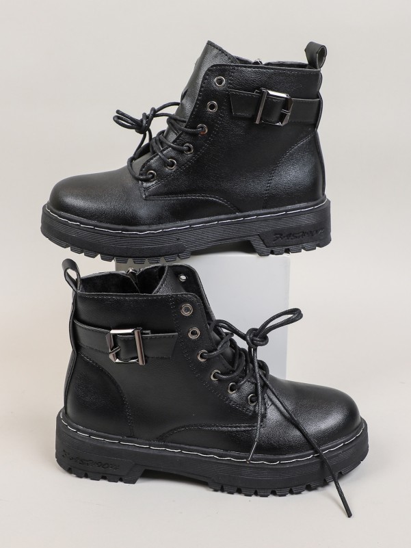 Lace-up boot with a metal eyelet