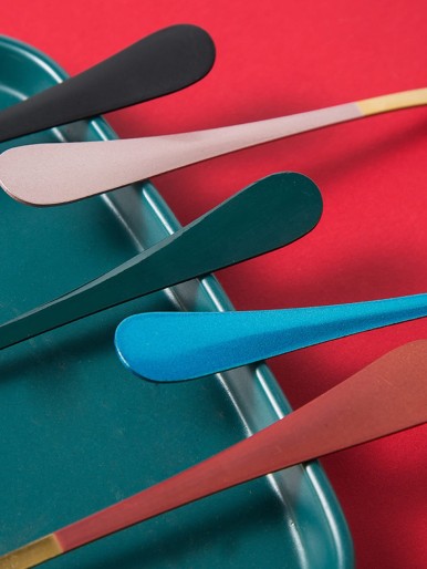 1pc Random Color Spoon