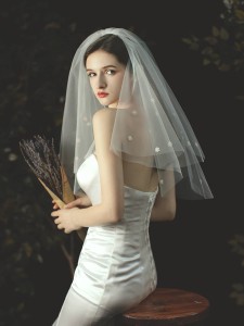 Faux Pearl Detail Flower Decor Bridal Veil