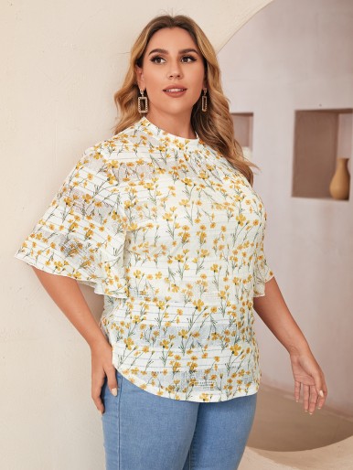 Plus Curved Hem Floral Print Top