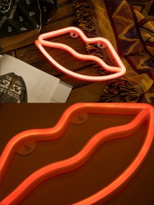 Lip Shaped Neon Light