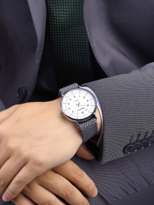 Men Canvas Strap Round Pointer Watch