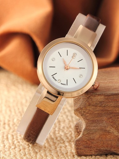 Vintage Round Pointer Quartz Watch