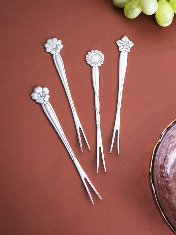 4pcs Random Flower Dessert Fork