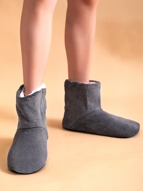 Minimalist Wide Fit Slipper Boots