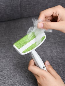 Handheld Hair Removal Brush