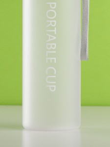 1pc Portable Frosted  Water Bottle