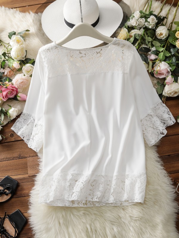 Plus Contrast Lace Flounce Sleeve Blouse