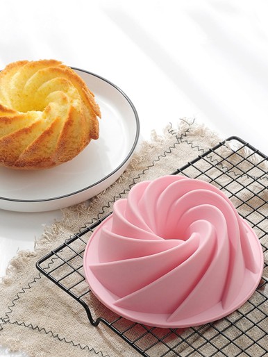 1pc Random Color Spiral Cake Mold