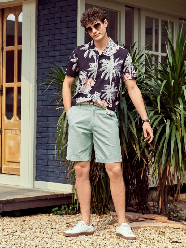 Men Rolled Hem Shorts