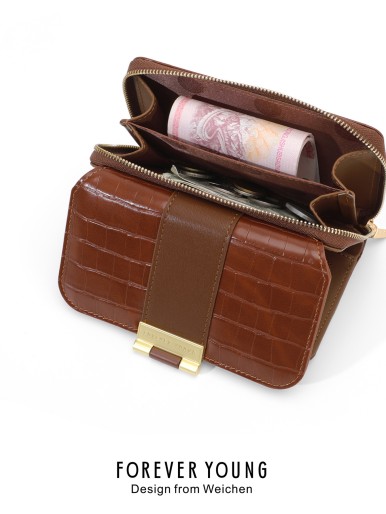 Long women's wallet - Brown