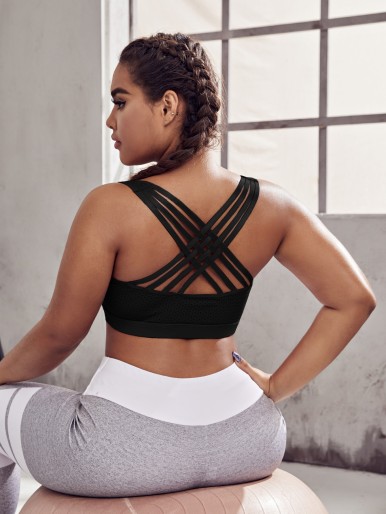 Plus Solid Criss Cross Back Sports Bra