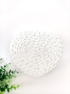 1pc Heart Shaped Woven Storage Basket