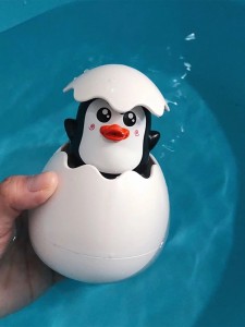 1pc Cartoon Penguin Kids Bath Toy