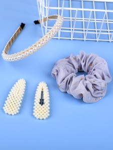 4pcs Faux Pearl Decor Hair Accessory Set