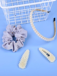 4pcs Faux Pearl Decor Hair Accessory Set