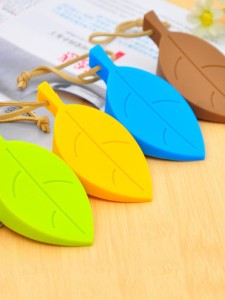 2pcs Leaf Shaped Random Color Door Stopper