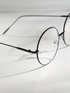 نظارة طبية بإطار مستدير