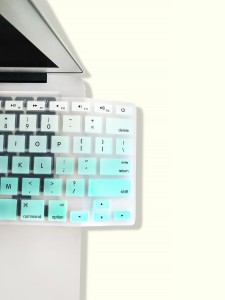 قطعة واحدة من غلاف لوحة المفاتيح المتدرج اللون المتوافق مع جهاز MacBook Air مقاس 13 بوصة