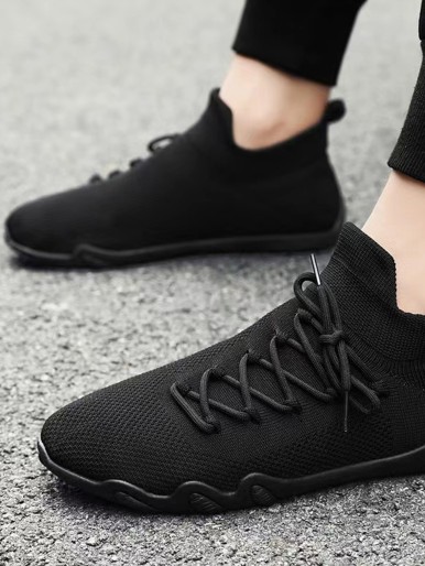 Breathable mesh sneakers with side laces