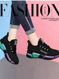 Sports shoes with colorful sole551