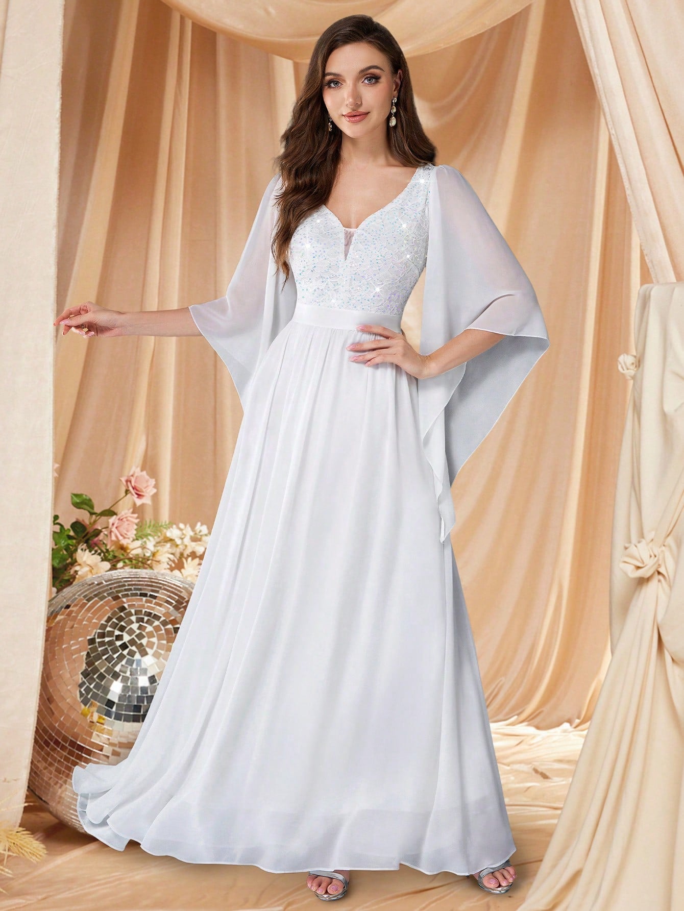 MIUSOL Deep V-Neck Sequin Insert Floral Lace Ch - Oman MIUSOL Deep V-Neck Sequin Insert Floral Lace Ch - Oman